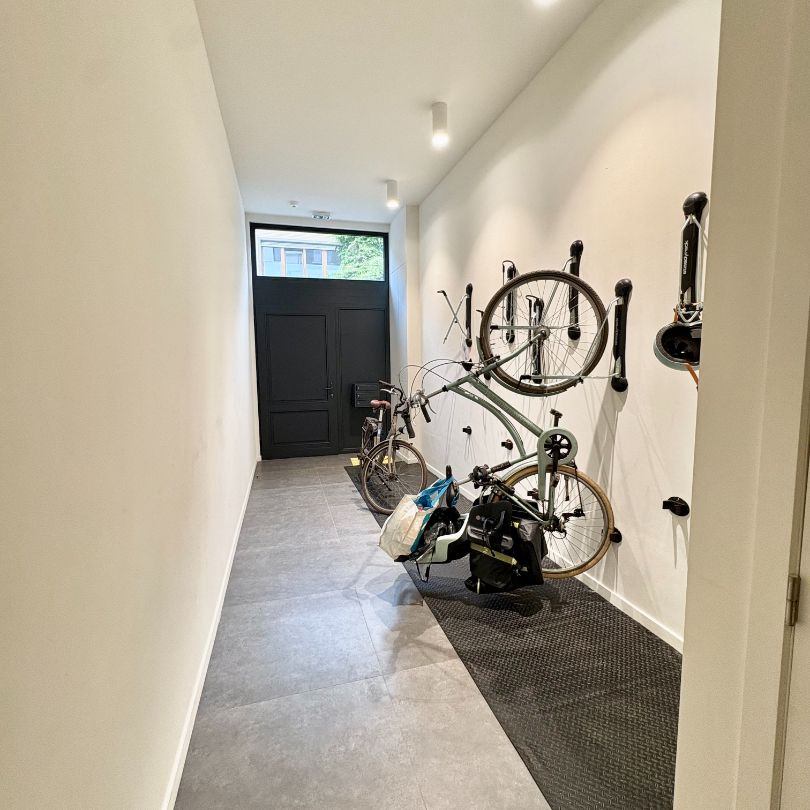 Ruim gerenoveerd 1-slpk appartement met terras - Foto 1