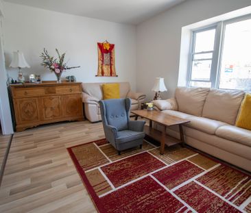 Spacious 2 Bedroom Apartment in Niagara Falls! - Photo 3