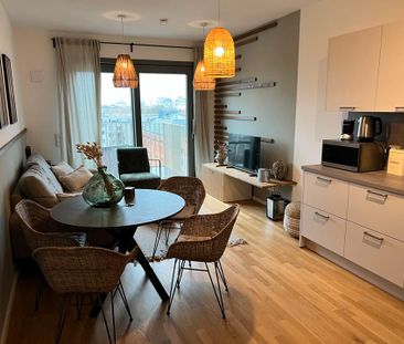 Superzentrale Top-Wohnung am Park mit EBK und Balkon - Foto 1
