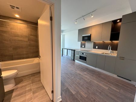 For Lease - 39 Mary Street Unit# 1504, Barrie, Ontario - Photo 2