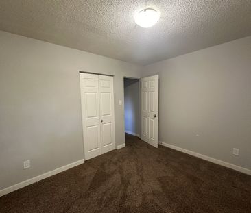 SPACIOUS 2 Bedroom APARTMENT!! GREAT LOCATION Downtown!!! - Photo 6