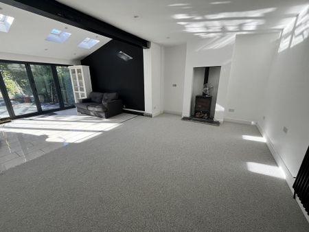 3 bedroom semi-detached house to rent - Photo 4