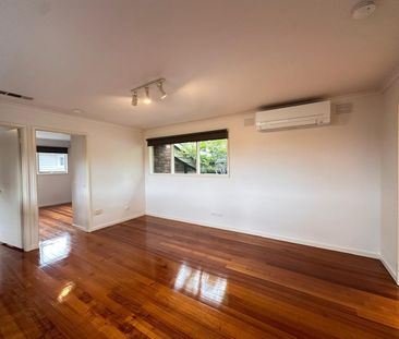 Immaculate family home in Prime Location — monthly gardening and po... - Photo 6