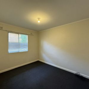 2/13 Adams Street, Queanbeyan - Photo 2