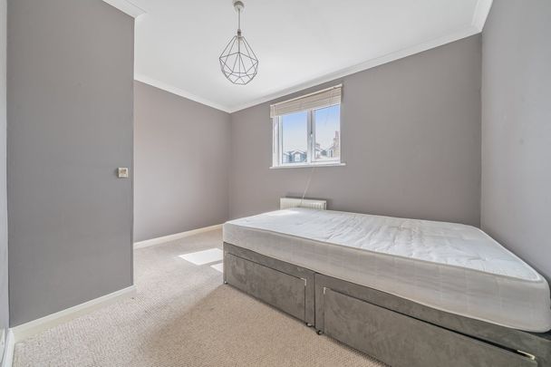 3 bedroom end of terrace house to rent - Photo 1