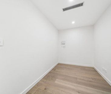 LUXURY ONE BEDROOM APARTMENT IN PRIME LOCATION! - Photo 5