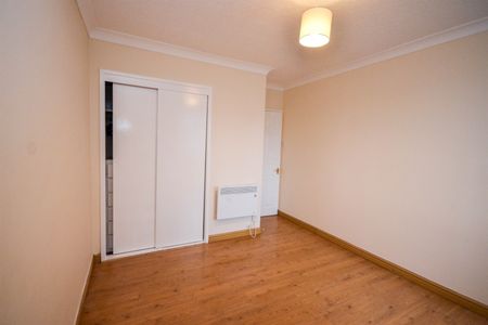 2 bed flat to rent in St. Keverne Square, Kenton, NE5 - Photo 4