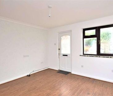 Herongate, Shoeburyness, Essex, SS3 - Photo 3