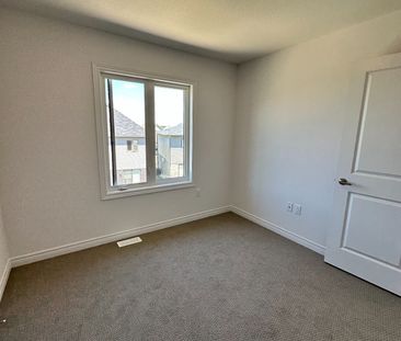 For Lease - 448 Blackburn Drive Unit# 35, Brantford, Ontario - Photo 5