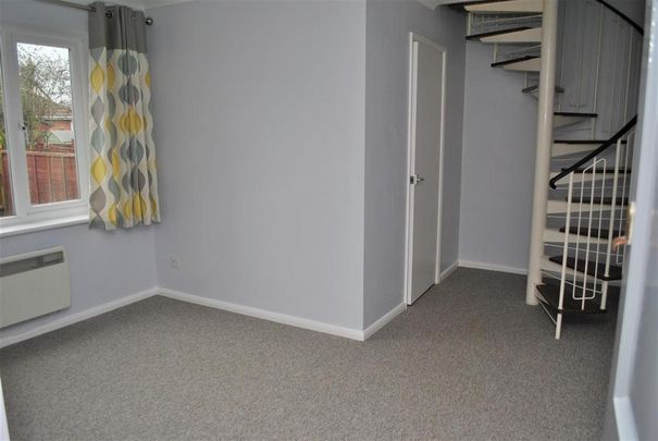 1 bedroom end of terrace house to rent - Photo 1