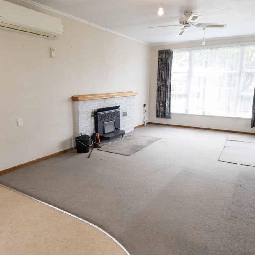 CLSOE TO PEKAPEKARAU PRIMARY SCHOOL - Photo 1