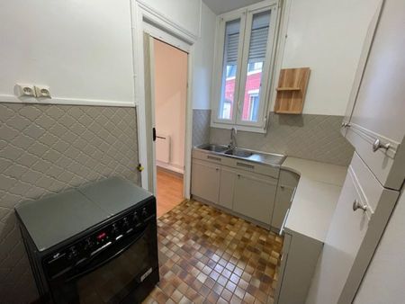 GRAND TYPE 2 REMICOURT PROCHE CHAMPS ELYSEES - Photo 3