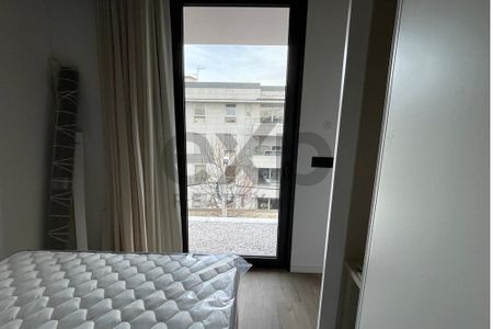 Arrenda-se apartamento excelente T1, com varanda, perto do Hospital de São João, Porto - Photo 2