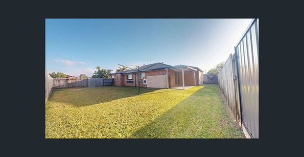 Large Family Home with Side Access, Air-Conditioning and 600m2 block! - Photo 1