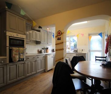 5 bedroom semi-detached house to rent - Photo 1