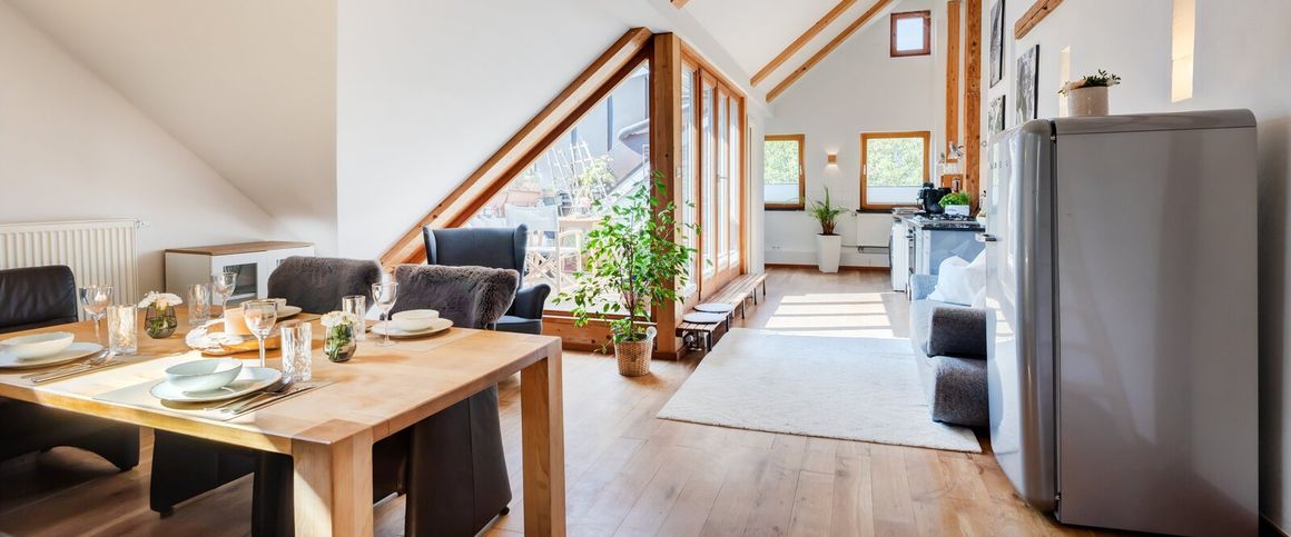 Stunning attic apartment in prime location - Photo 1