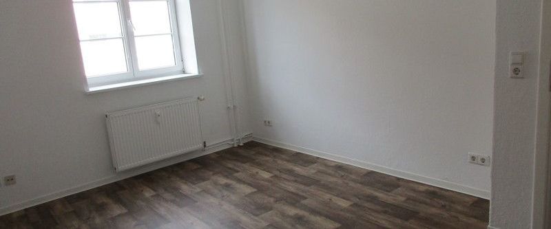 Alles was man braucht: ca 30 m2 Wohnzimmer+ ca 8,5 m2 großem Balkon! - Foto 1
