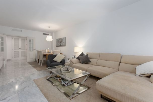 Apartamento planta baja en alquiler en Marbella, Marbella - Photo 1