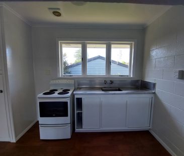 Sunny brick & tile - Photo 1