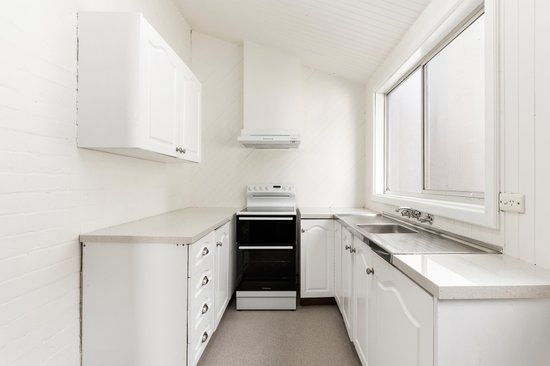 STYLISH ART DECO APARTMENT WITH PRIVATE SPACIOUS COURTYARD - Photo 1