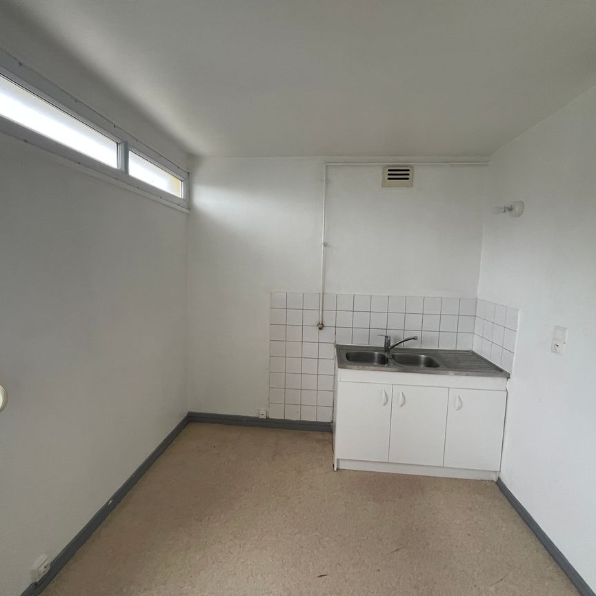 Location - Appartement T3 - 51 m² - Grand-Charmont - Photo 1