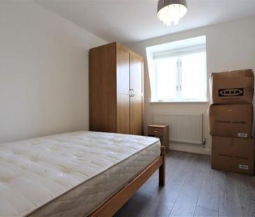 3 Bedroom Flat To Let - Photo 5