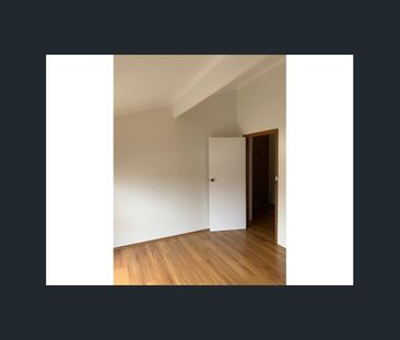 LOVELY LOW MAINTENANCE TOWNHOUSE - Photo 5