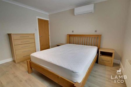 White Lodge Crescent, Thorpe-le-soken, Clacton-on-sea, CO16 - Photo 4