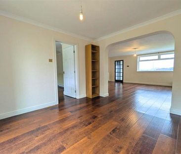 3 Bedroom Link Detached To Let - Photo 4