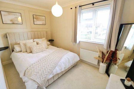 2 bedroom semi-detached house to rent - Photo 4