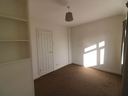 2 bedroom semi-detached house to rent - Photo 4