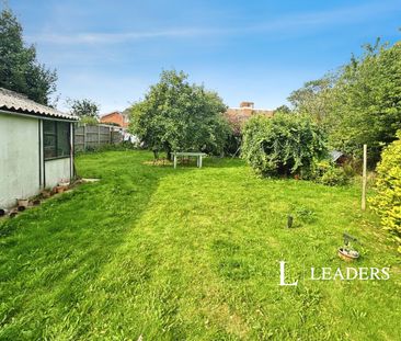 2 bedroom apartment to rent Downview Road, Worthing, BN11 - Photo 2