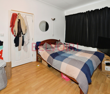 6 bedroom semi-detached house to rent - Photo 2