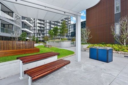 Unbeatable location from amazing fully furnished Darling Harbour apartment - Photo 2