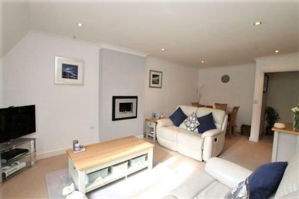 The Cloisters, Burpham - 1 bedroomProperty for lettings - Seymours - Photo 1