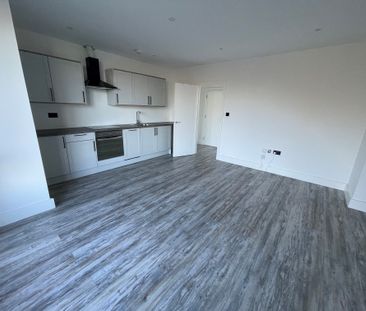 Clarence Street, Swindon - Photo 3