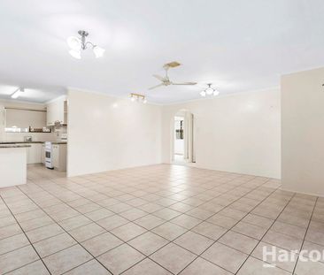 17 South Street, Urangan, Qld 4655 - Photo 1