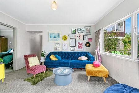 Tidy 2 bedroom Unit on Gillies Avenue - Photo 3