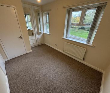 2 bedroom end of terrace house to rent - Photo 2