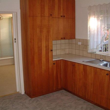 5 Michael Avenue, Glen Waverley - Photo 4