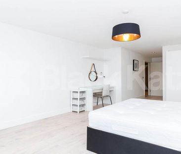 Super spacious two bed in Camden mins to Regents Park and Camden ma... - Photo 4