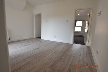2 Bed Flat, Park Street, LU1 - Photo 3