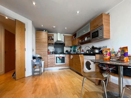 2 bedroom flat to rent - Photo 4