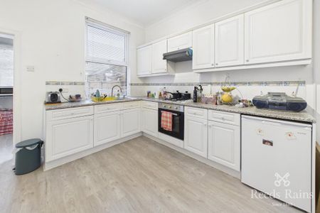 3 bedroom terraced house to rent - Photo 5