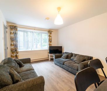 6 bedroom house to rent - Photo 2