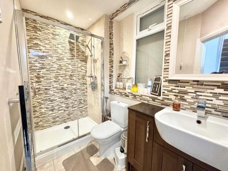 5 bedroom semi-detached house to rent - Photo 5