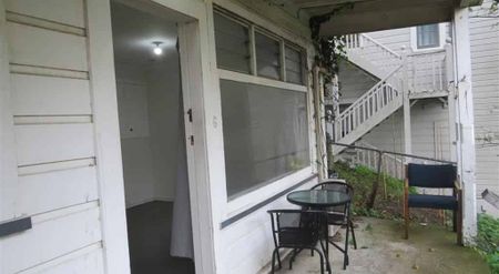 Studio Apartment - Photo 4