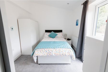 1 bedroom in a house share to rent - Photo 4