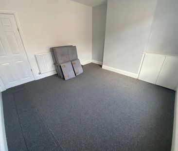 Awsworth Road, ILKESTON - Photo 2