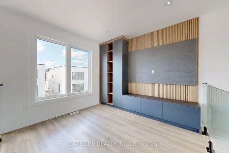 Detached Home For Lease | S9055434 - Photo 5